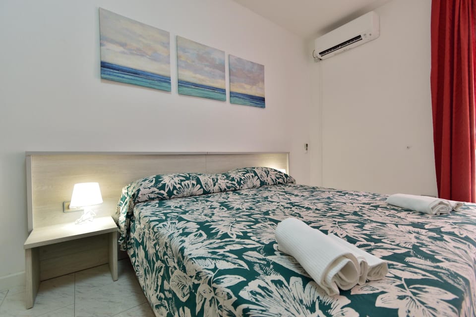 Comfort Triple Room, Balcony | Desk, laptop workspace, free WiFi, bed sheets