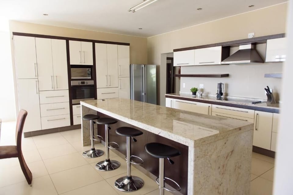 Luxury Villa, 6 Bedrooms | Private kitchen | Electric kettle