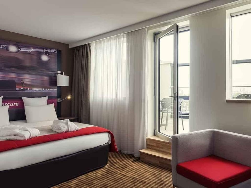 Junior Suite, Multiple Beds, Terrace | Premium bedding, minibar, in-room safe, desk