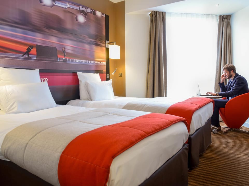 Classic Twin Room, 2 Twin Beds | Premium bedding, minibar, in-room safe, desk