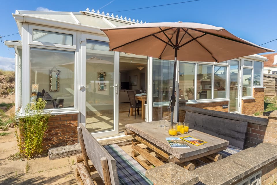 Westward Ho, Heacham: Outside dining