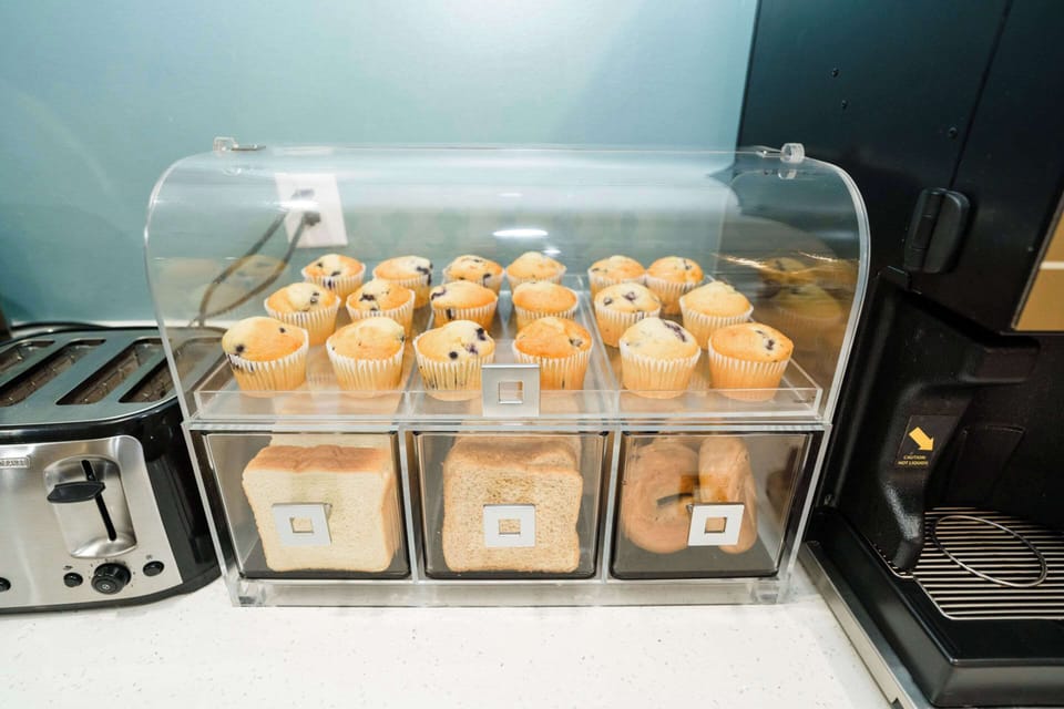 Free daily continental breakfast