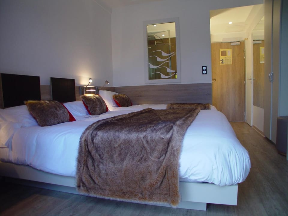 Premium bedding, desk, free WiFi, bed sheets