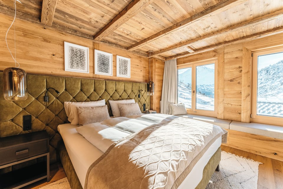 Panoramic Double Room, Mountain View | Hypo-allergenic bedding, minibar, in-room safe, desk