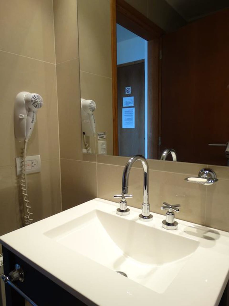 Standard Triple Room, 1 Bedroom | In-room safe, free cribs/infant beds, bed sheets