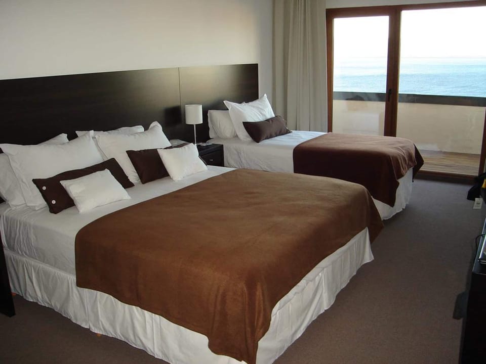 Standard Triple Room, 1 Bedroom | In-room safe, free cribs/infant beds, bed sheets