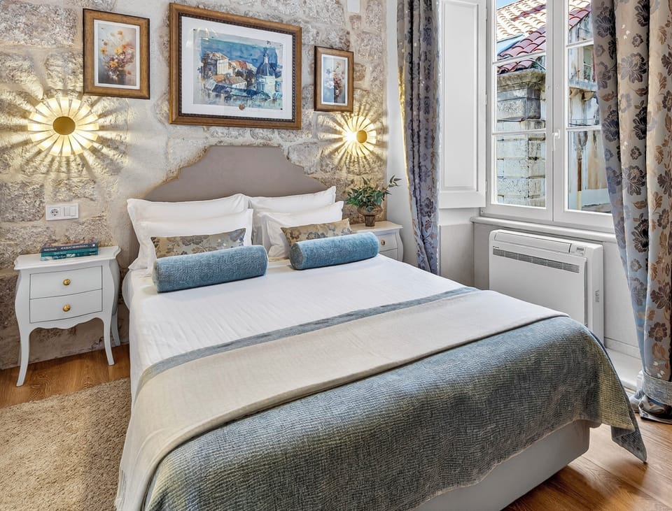 Superior Double Room | In-room safe, desk, blackout drapes, soundproofing
