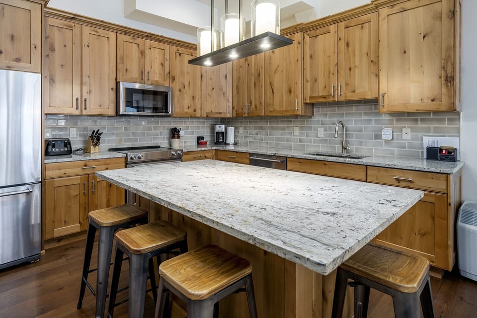 Townhome, 4 Bedrooms | Private kitchen | Coffee/tea maker, fridge, oven, toaster