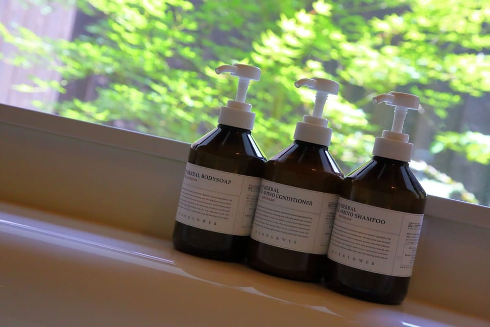 Bathroom amenities
