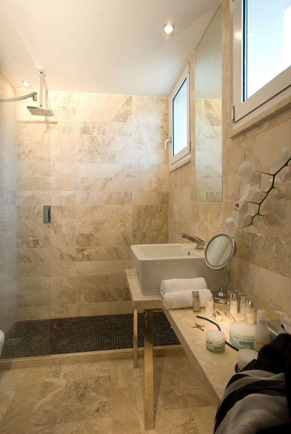 Double Room Single Use | Minibar, in-room safe, cribs/infant beds, free WiFi