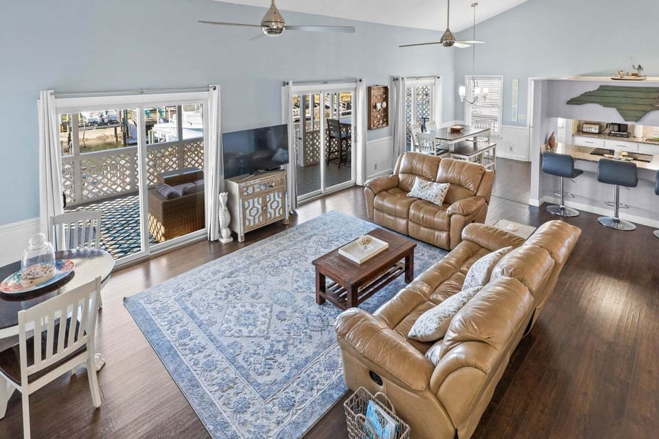 Lower Level Living Area