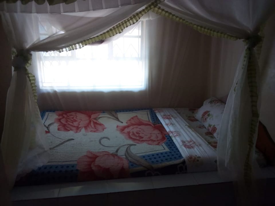 Single Room | Free WiFi, bed sheets