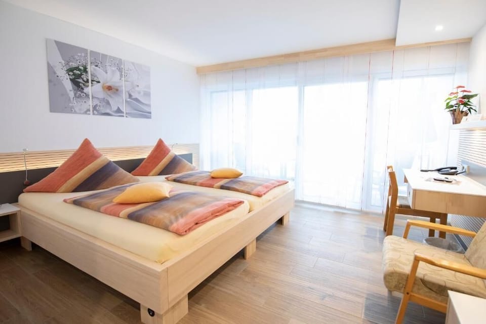 Double Room | Hypo-allergenic bedding, minibar, in-room safe, desk