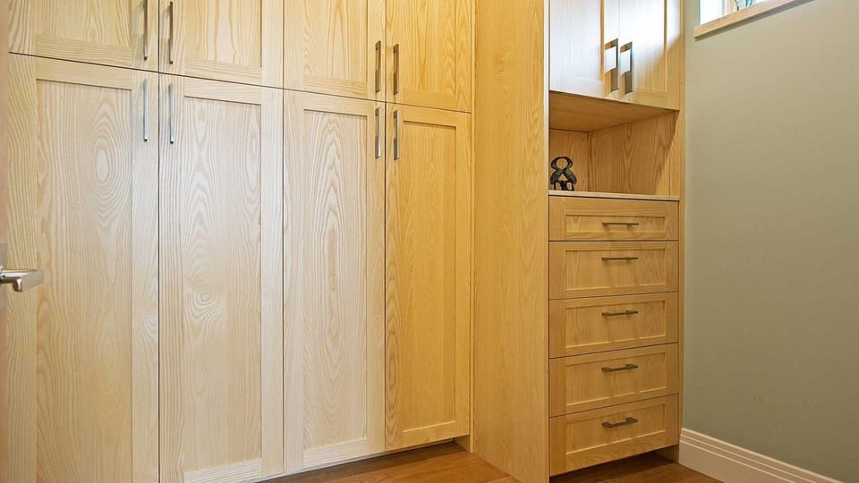 Primary Bedroom Walkin Closet 