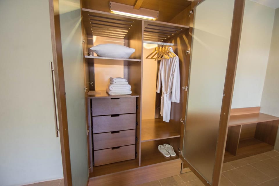 Towels, soap, shampoo, toilet paper