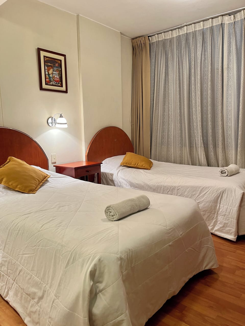 Double Room, 2 Twin Beds | Hypo-allergenic bedding available, in-room safe