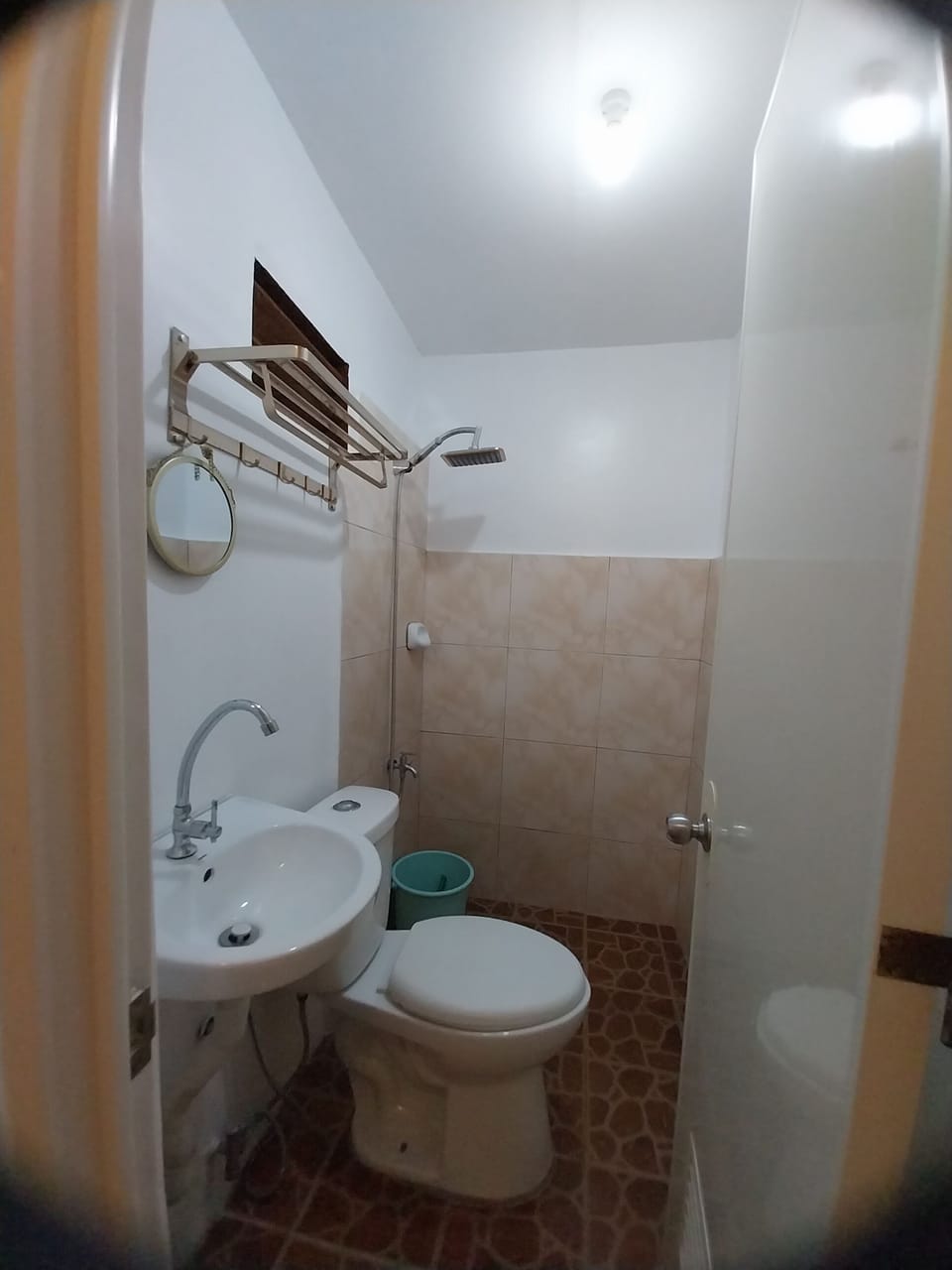 Deluxe Double Room, 1 Bedroom, River View | Bathroom | Towels