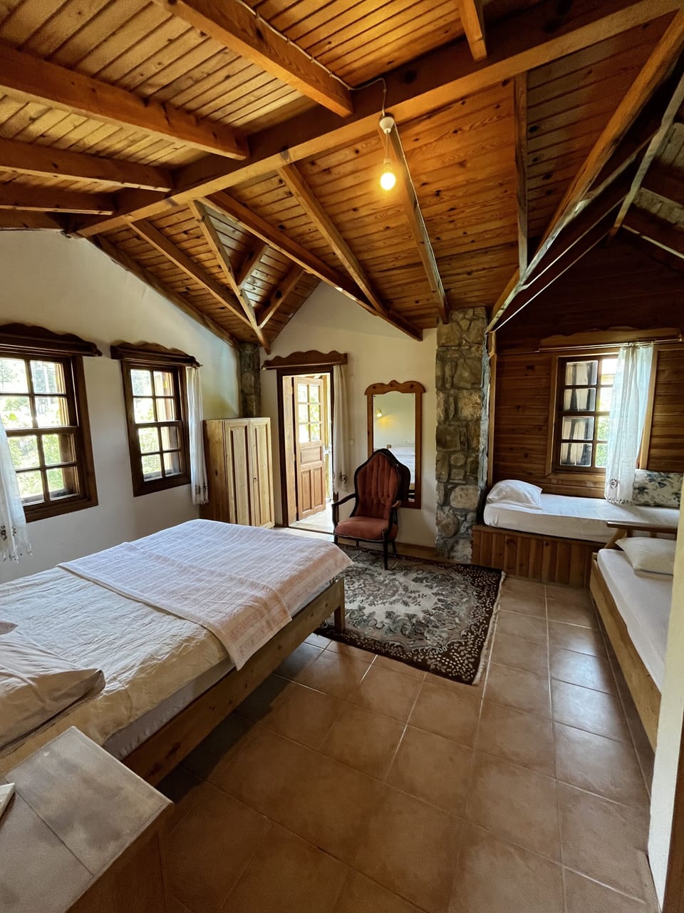 Traditional Room | Premium bedding, in-room safe, desk, blackout drapes