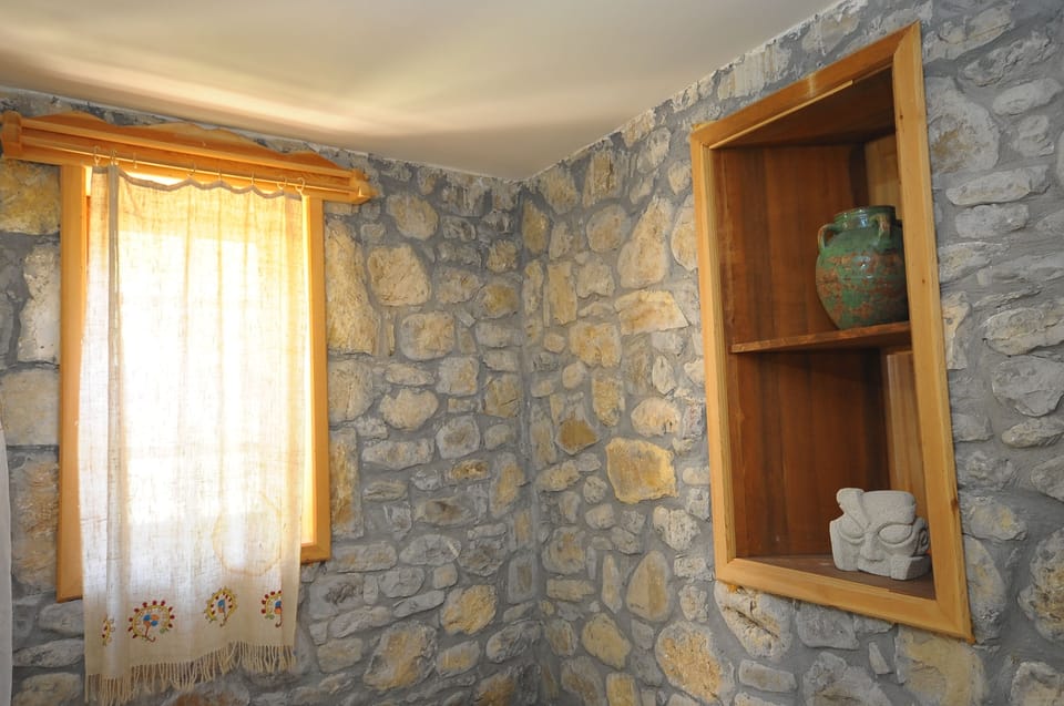 Traditional Room | Premium bedding, in-room safe, desk, blackout drapes