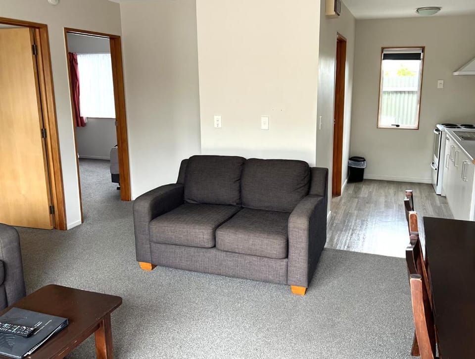 Apartment, 2 Bedrooms | Private kitchen | Coffee/tea maker, fridge, electric kettle, cookware/dishes/utensils