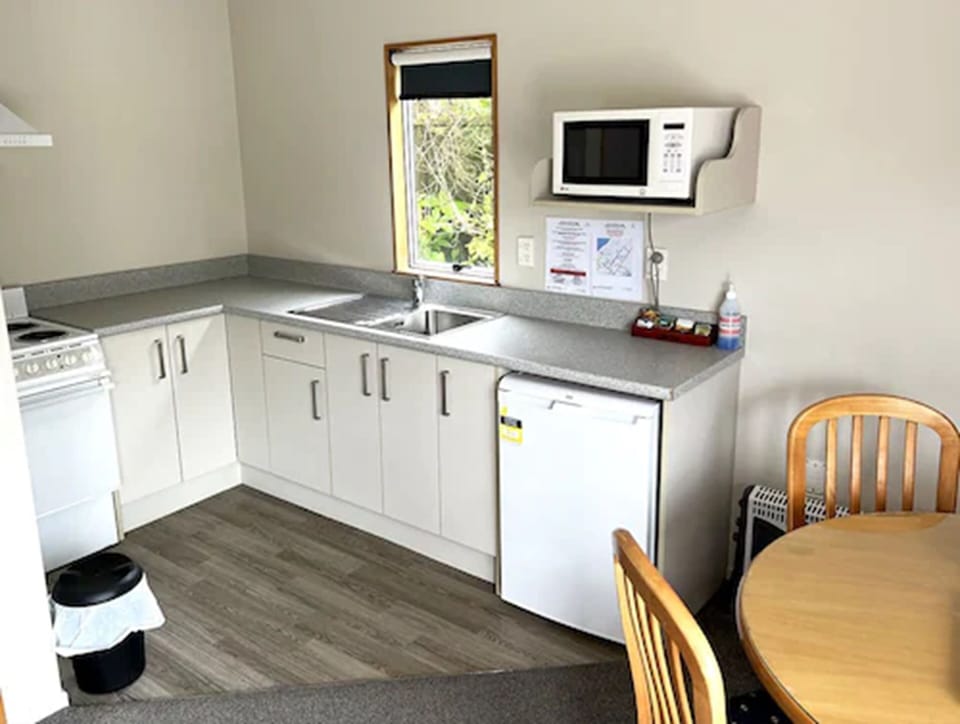 Apartment, 1 Bedroom | Private kitchen | Coffee/tea maker, fridge, electric kettle, cookware/dishes/utensils