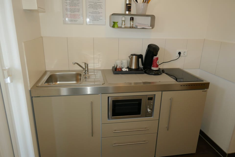 Double Room | Individually furnished, desk, laptop workspace, bed sheets