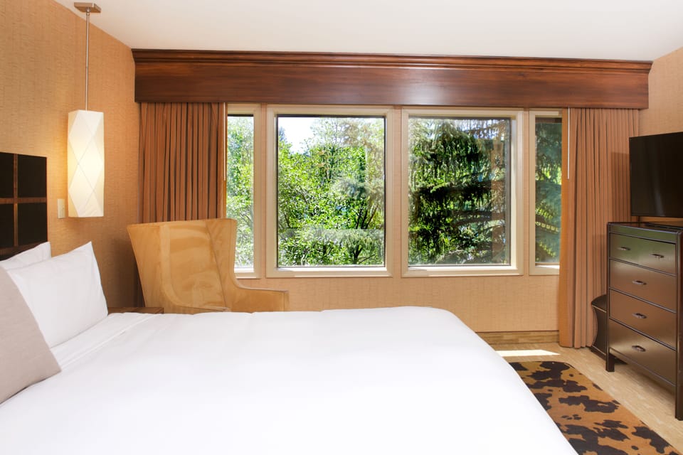 Suite, 1 King Bed, Balcony, Lakeside (Corner) | In-room safe, desk, laptop workspace, blackout drapes