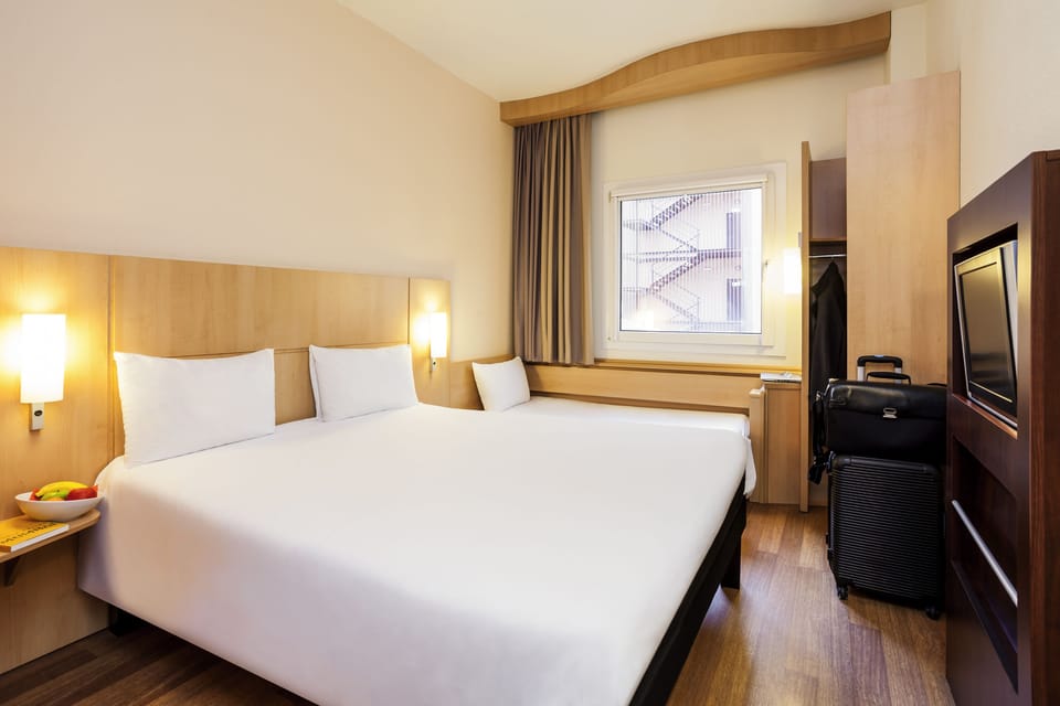 In-room safe, desk, blackout drapes, soundproofing