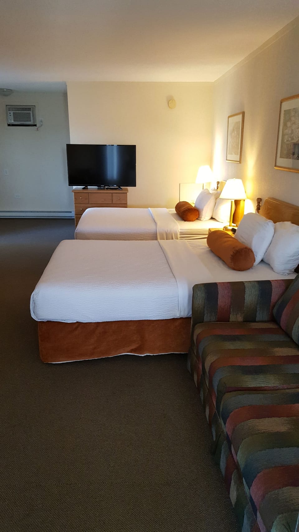 Desk, iron/ironing board, WiFi (free), bed sheets