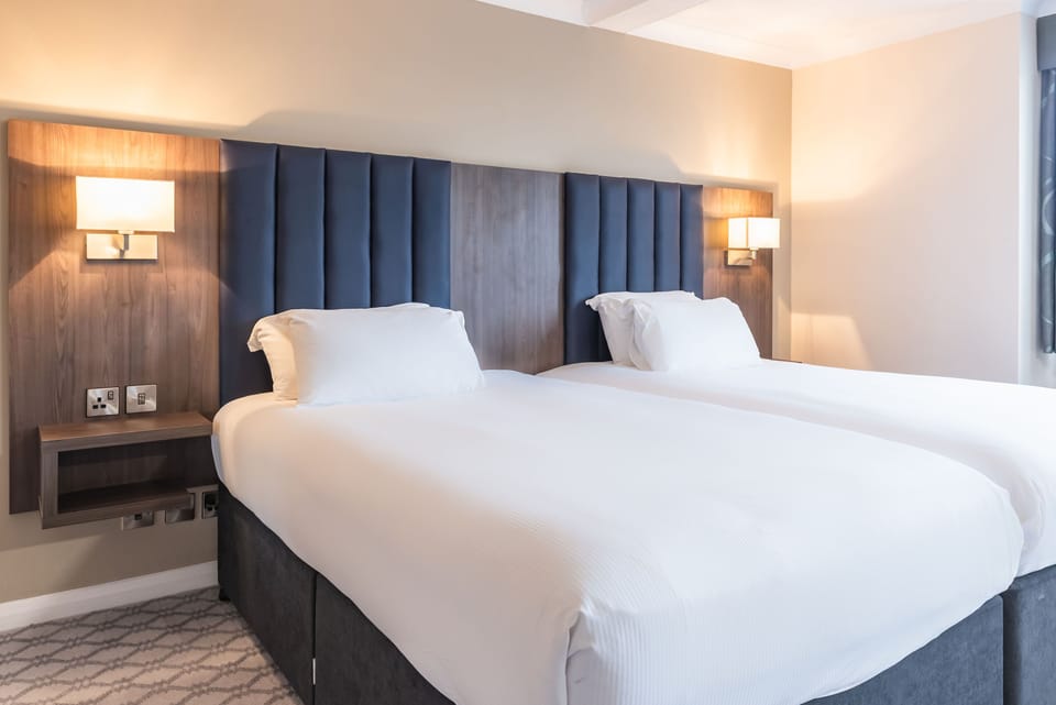 Premium bedding, in-room safe, desk, laptop workspace