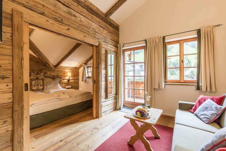 Suite, Balcony | Premium bedding, down comforters, minibar, in-room safe