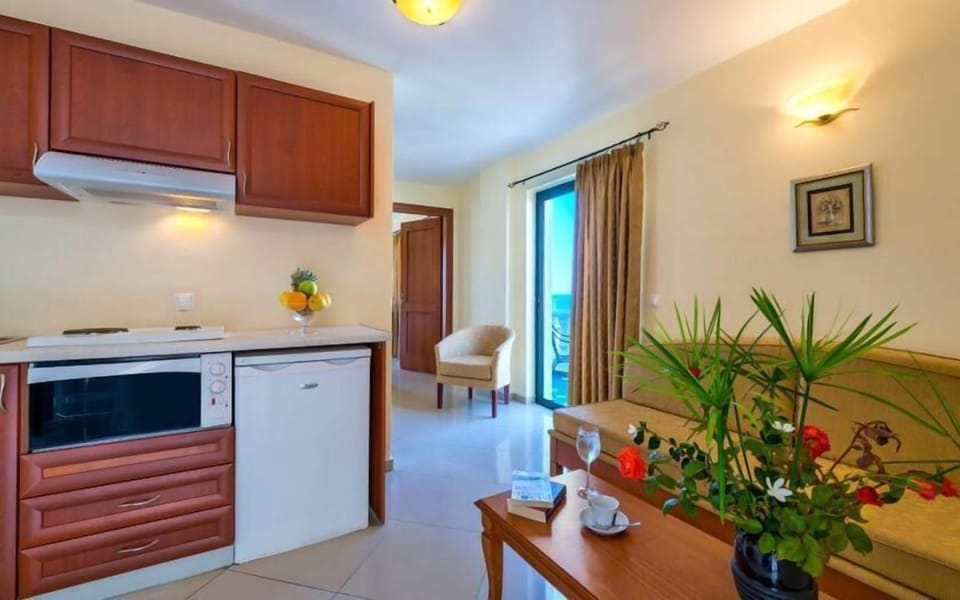 In-room safe, desk, soundproofing, iron/ironing board