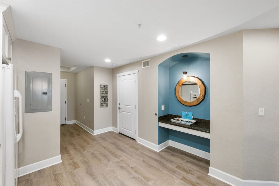 Kitchen, built in desk