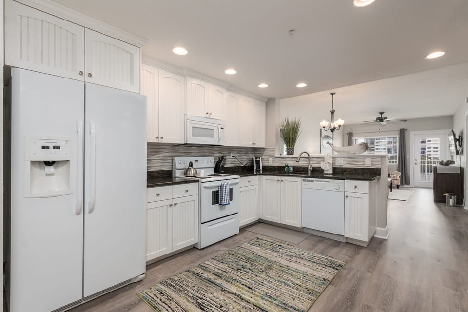 Full kitchen
