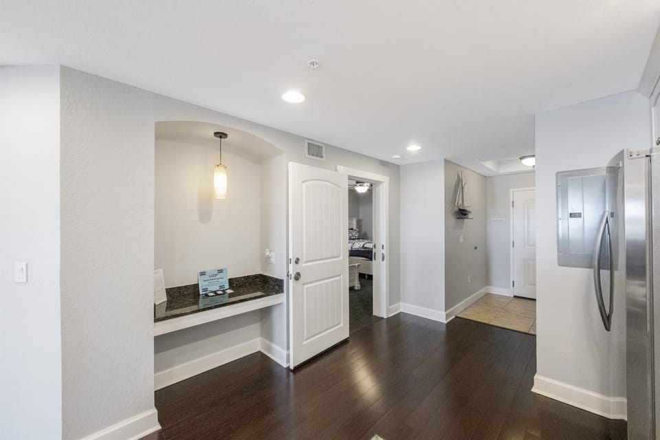 Kitchen, Fully stocked with cooking/eating utensils
