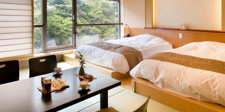 [28 sqm | 2-3 persons] Japanese-Western style room with massage chair, Non-smoking | Desk, WiFi (free), bed sheets