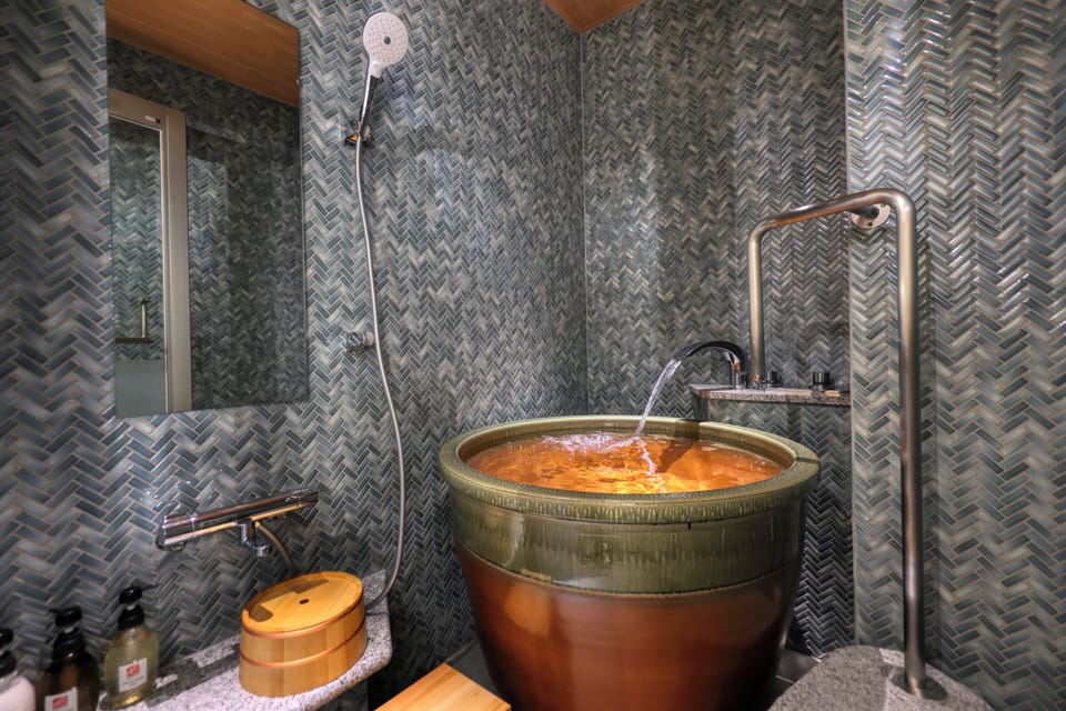 Comfort Twin Room, 2 Twin Beds, Non Smoking, City View (New) | Bathroom | Free toiletries, hair dryer, slippers, bidet