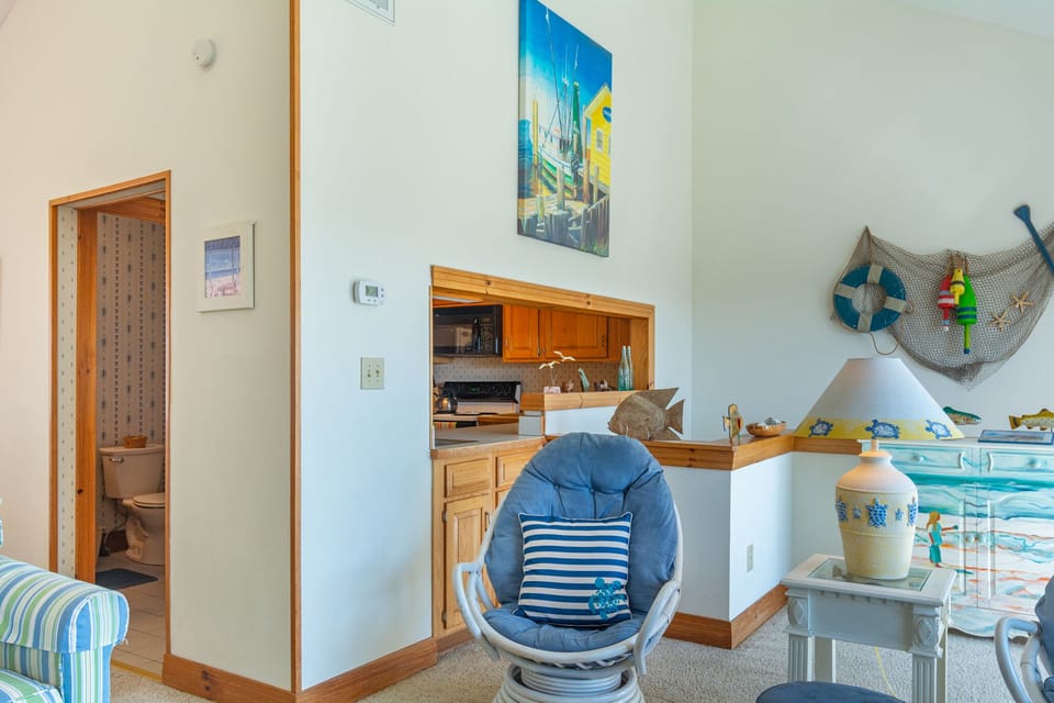 ACG: La Mar | Top Level Living to Kitchen