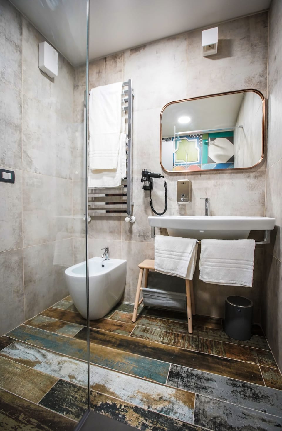 Deluxe Suite, Ensuite (Suite Deluxe) | Bathroom | Shower, rainfall showerhead, hair dryer, bidet