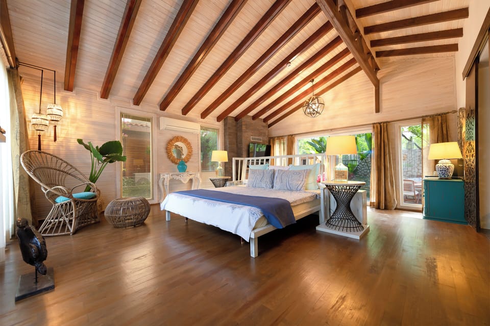 Deluxe Bungalow | 1 bedroom, minibar, in-room safe, free cribs/infant beds