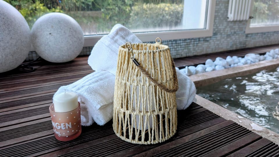 Sauna, hot tub
