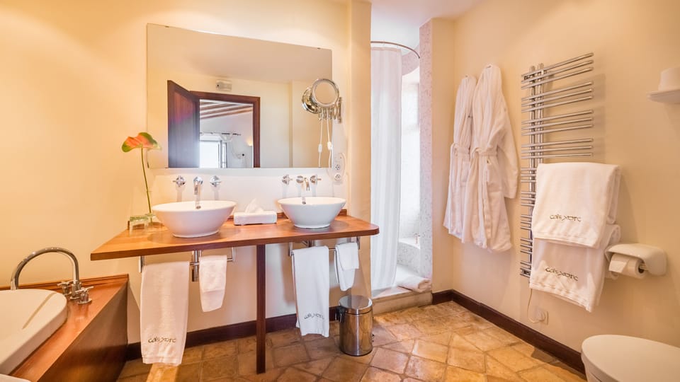 Deluxe Double Room, Terrace | Bathroom sink