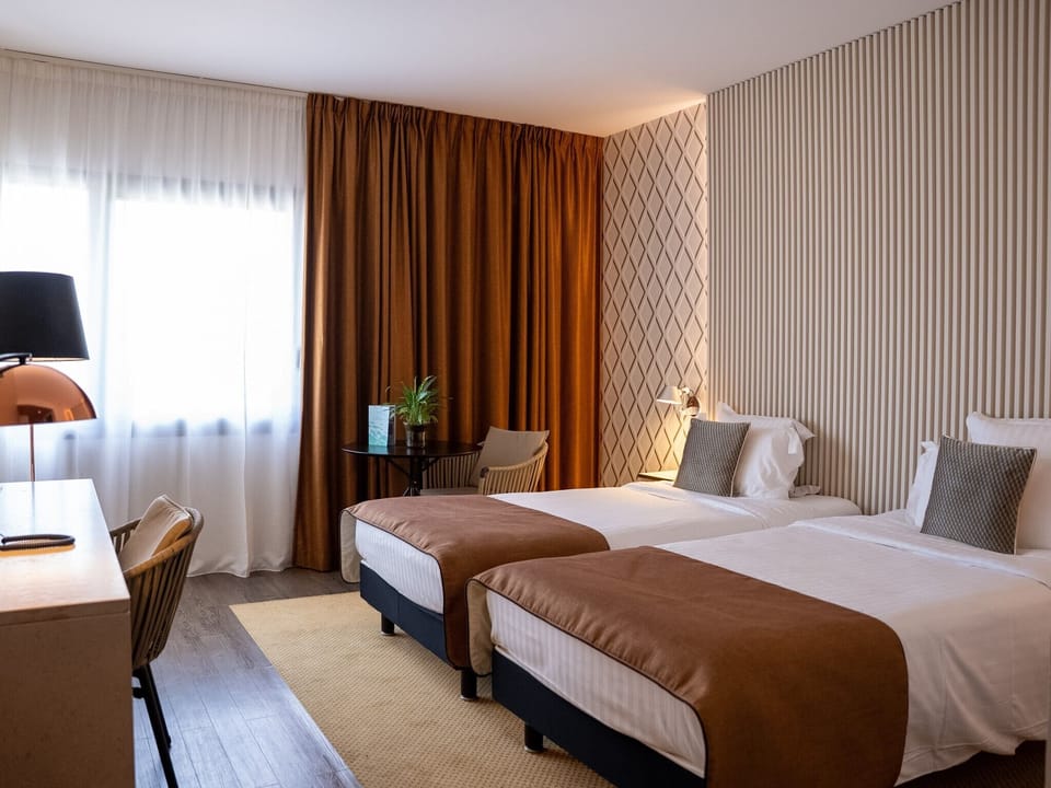 Comfort Twin Room | Pillowtop beds, in-room safe, individually decorated