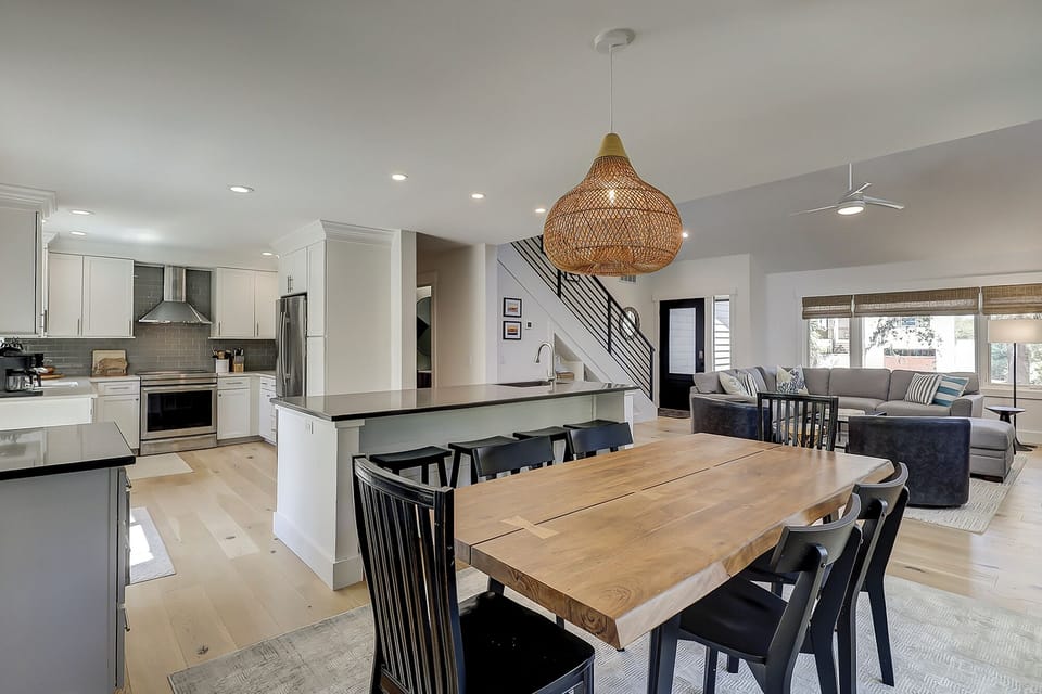 13 Bald Eagle West - Kitchen/Dining Area (Main Floor)