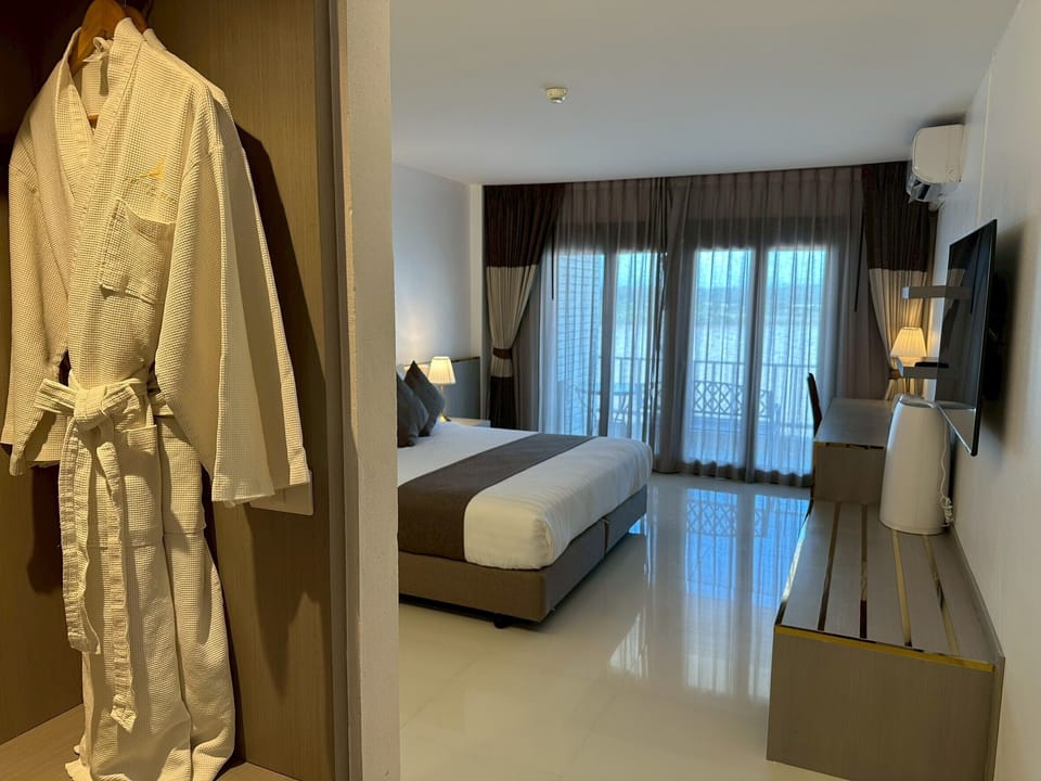 Grand Deluxe River View | Premium bedding, memory foam beds, minibar, in-room safe