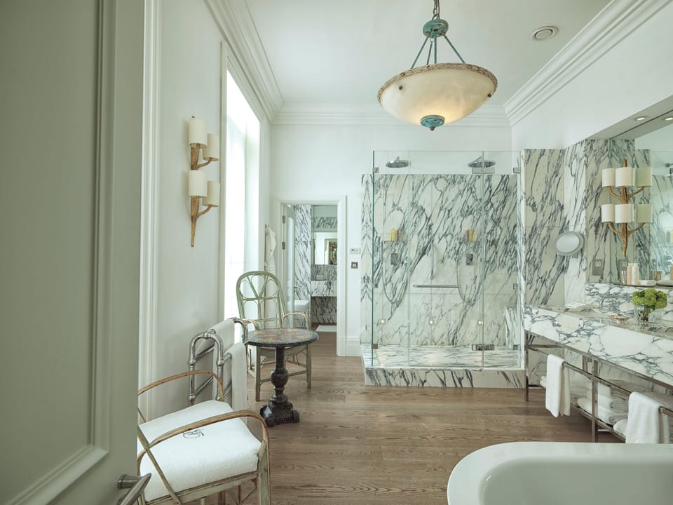 Suite (Kipling) | Bathroom | Combined shower/tub, rainfall showerhead, designer toiletries