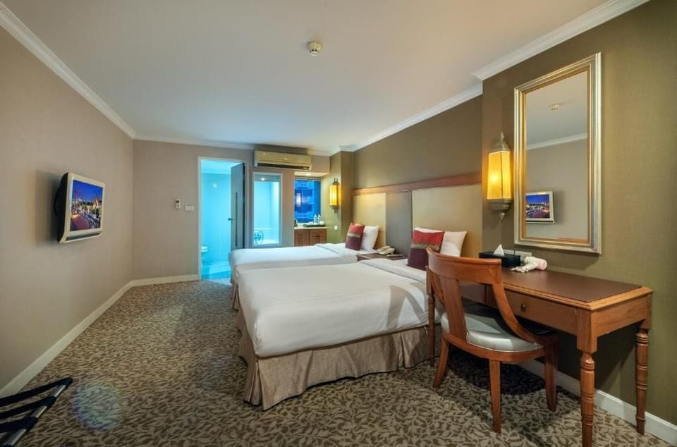 Executive Superior Deluxe Double or Twin Room | Desk, free WiFi, bed sheets