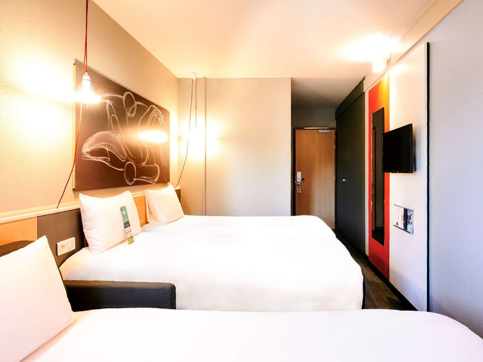 Superior Room, 1 Double Bed with Sofa bed | 1 bedroom, premium bedding, desk, laptop workspace