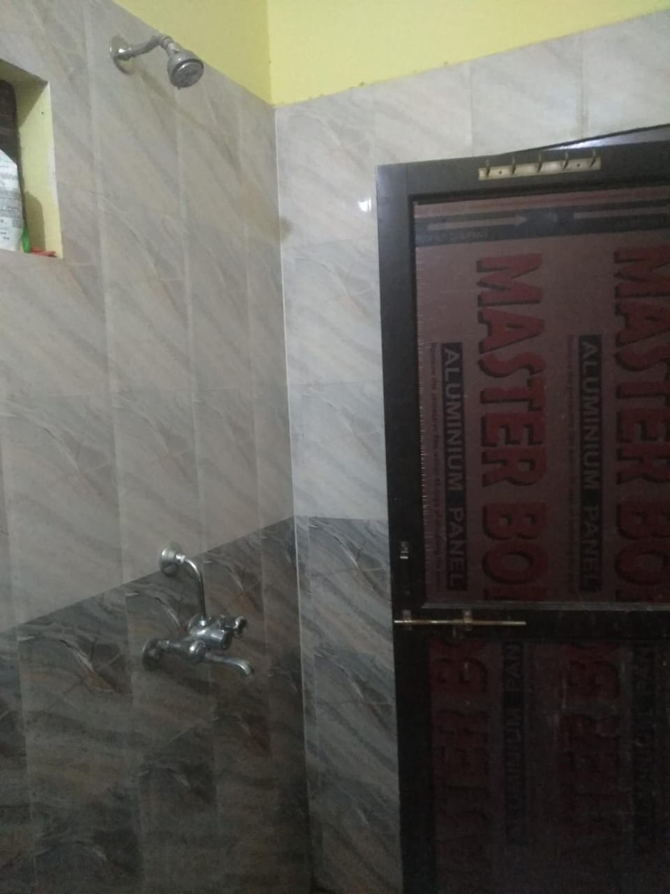 Bathtub, hair dryer (on request), towels