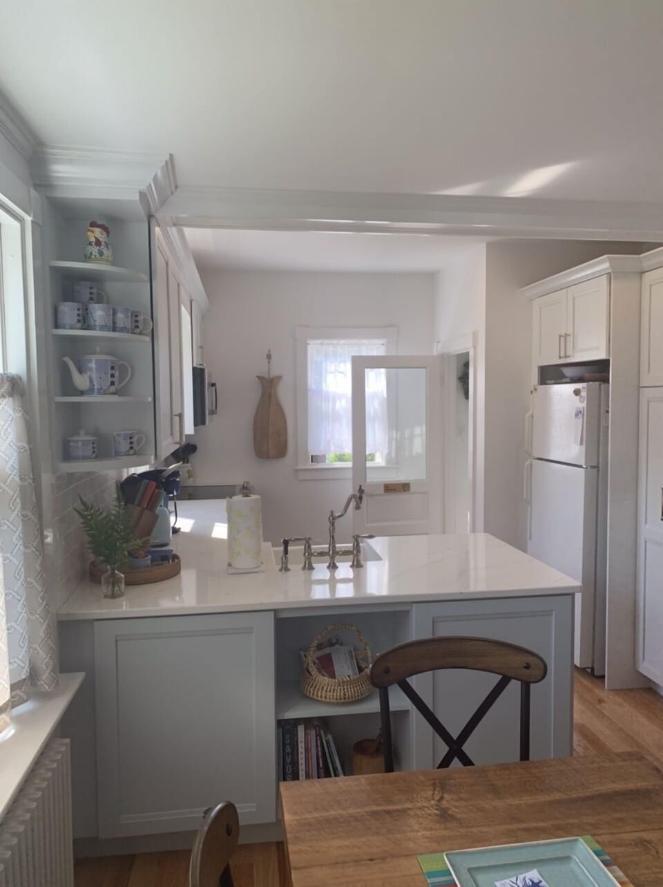Looking into kitchen 